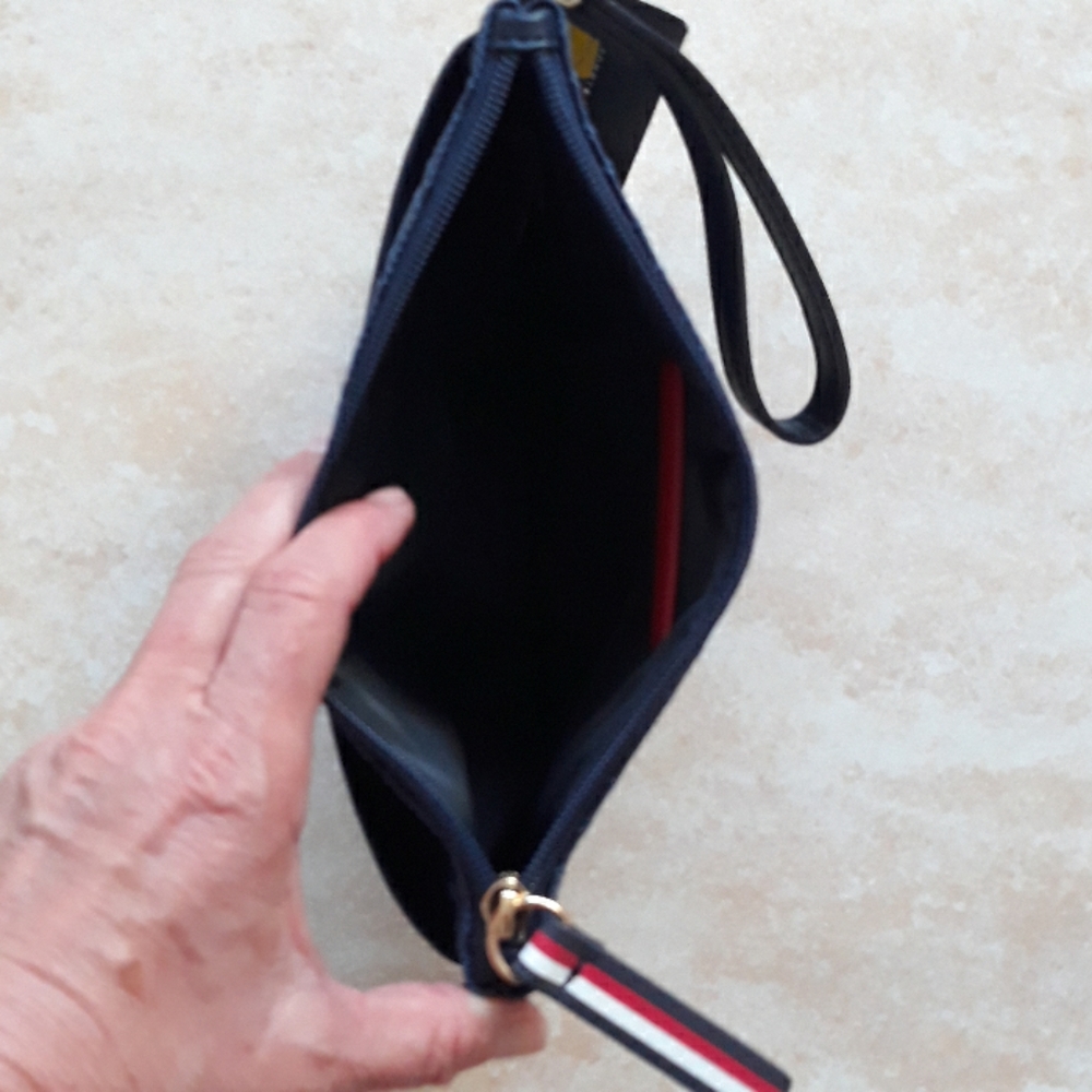 5x*Host Pick*Tommy Hilfiger wristlet - Picture 6 of 8
